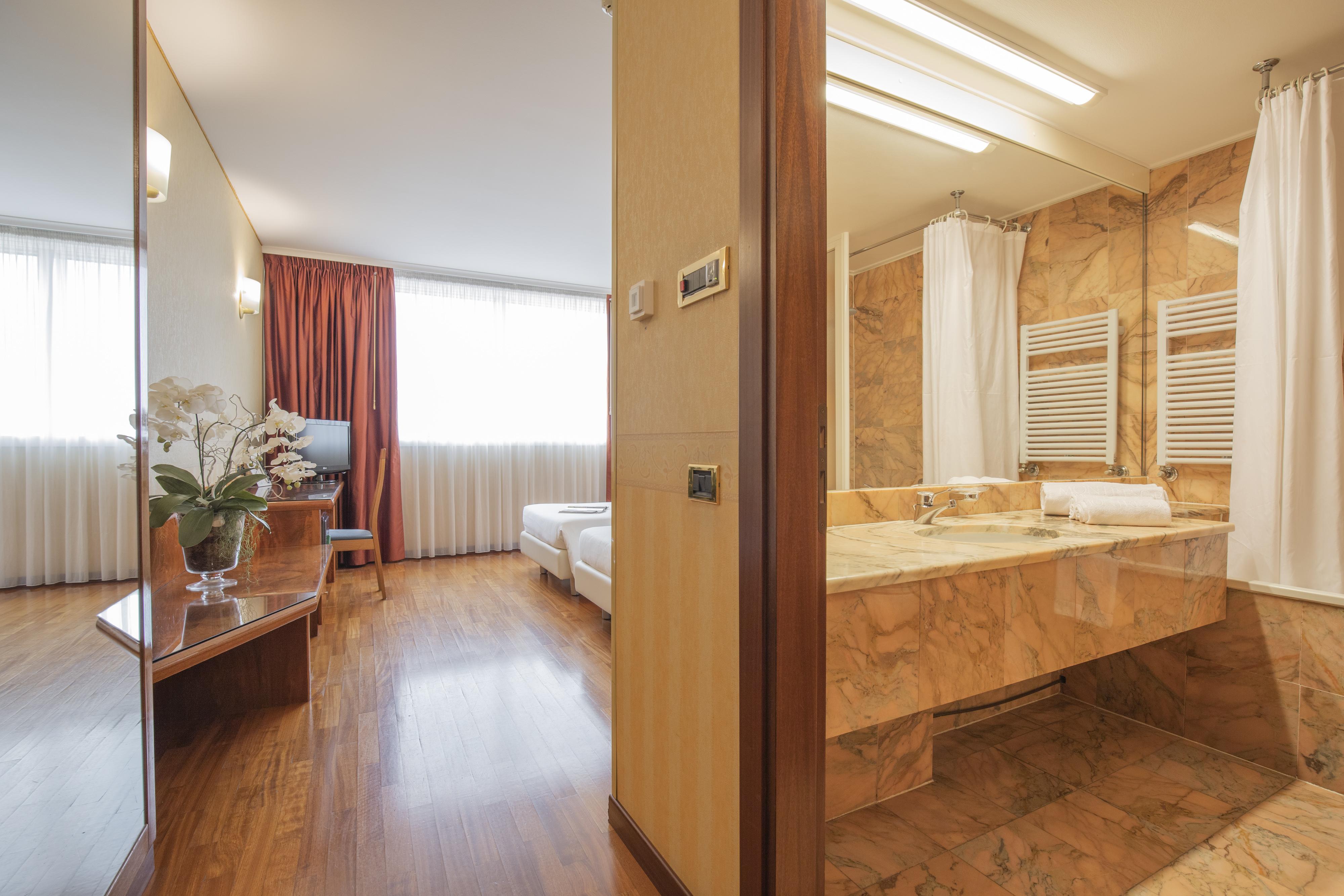 Hotel Montresor Tower