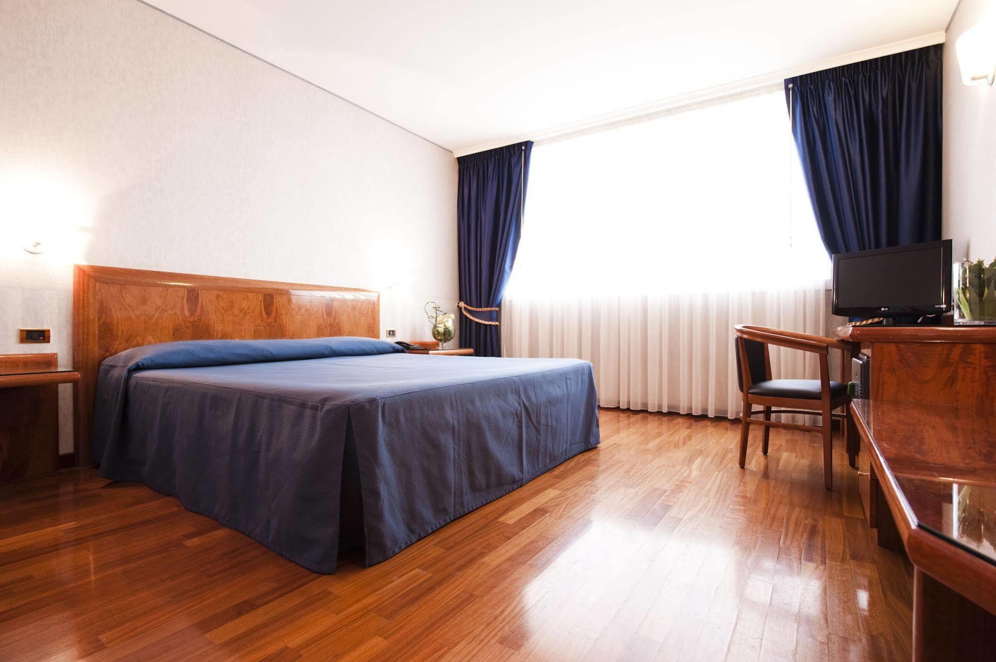 Hotel Montresor Tower 4*
