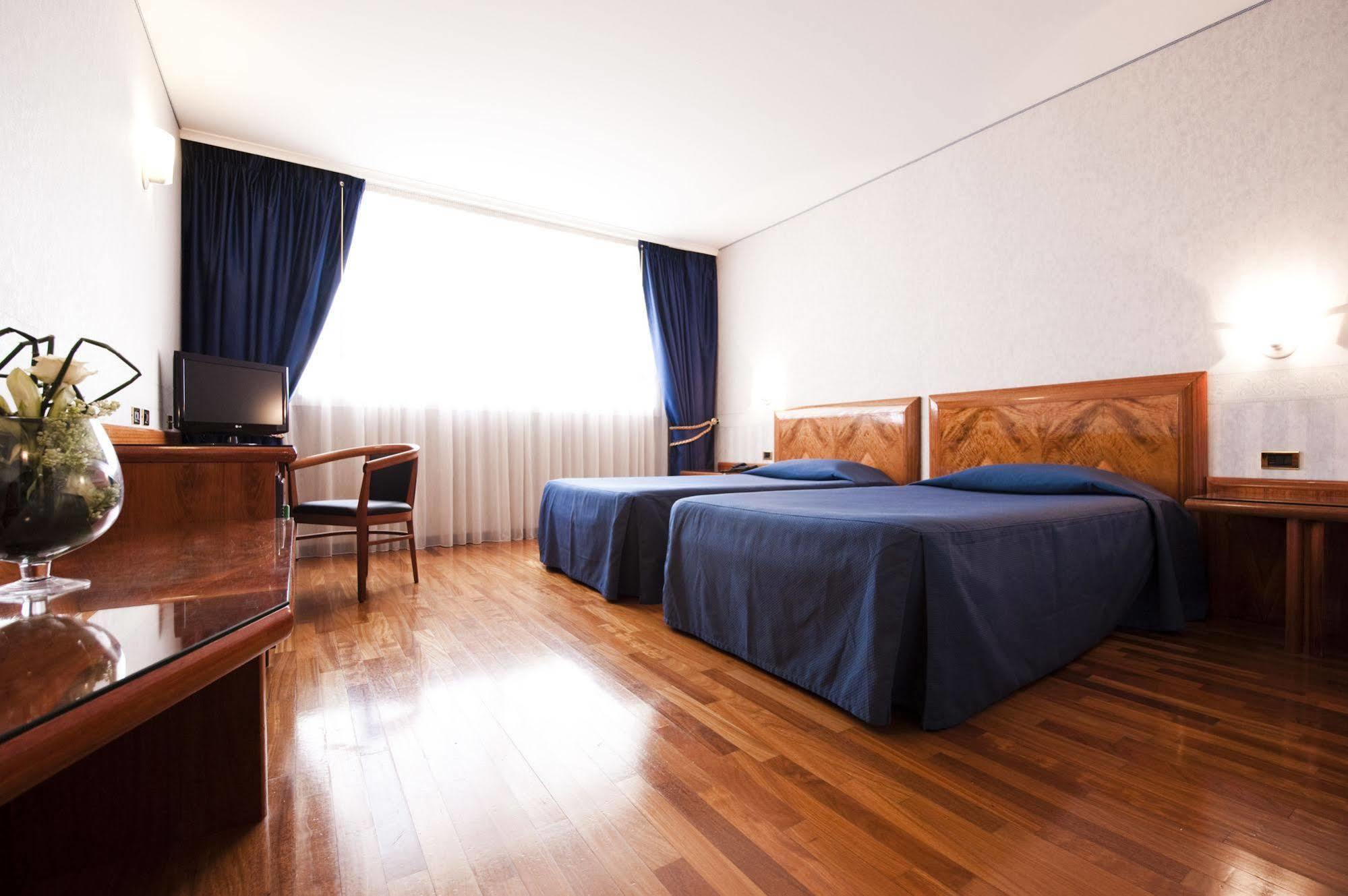 Hotel Montresor Tower 4*